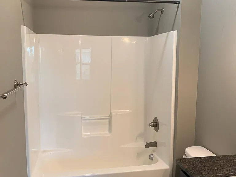1211 NE Windsor Dr #201 — Photo 11