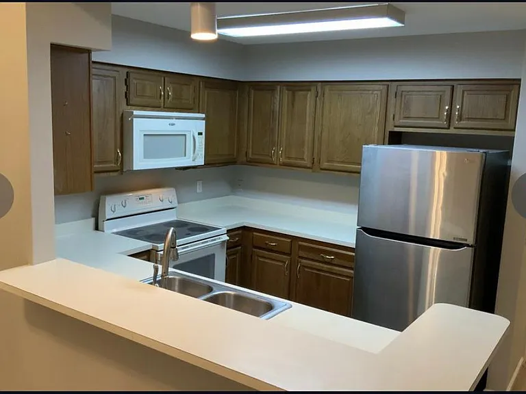 5928 Stone Brook Dr — Photo 5