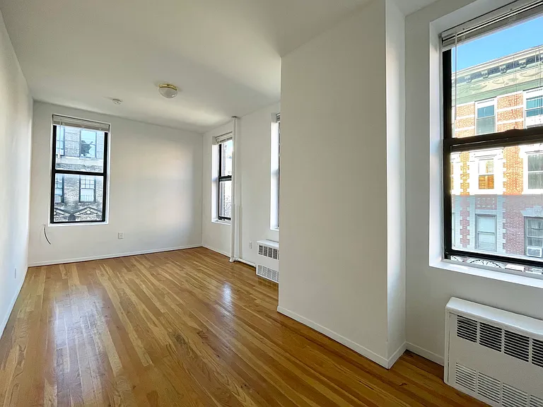 120 Thompson St #19 — Photo 3