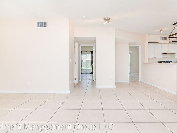 4th image of 2809 E Washington St