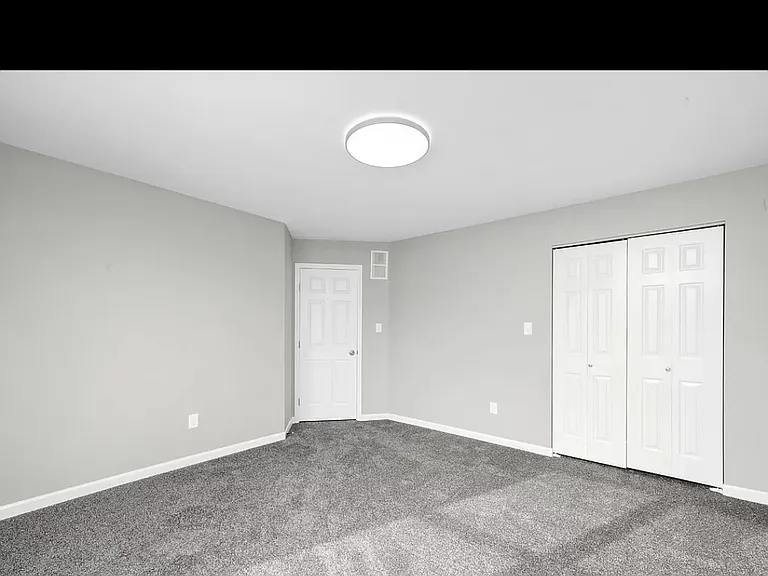 6083 Pennsylvania Dr — Photo 7