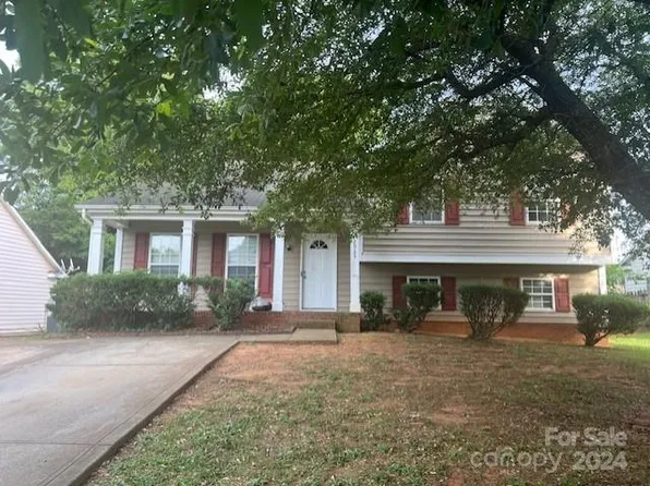 2925 Hosta Dr, Charlotte, NC 28269