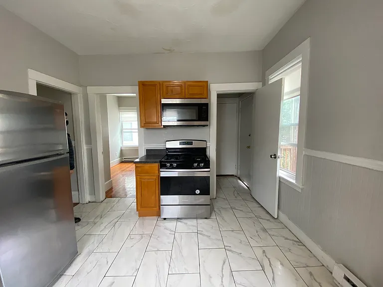 17 Roseclair St #3 — Photo 4