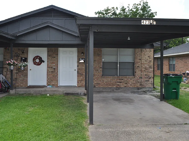 423 Cynisca St #A — Photo 1