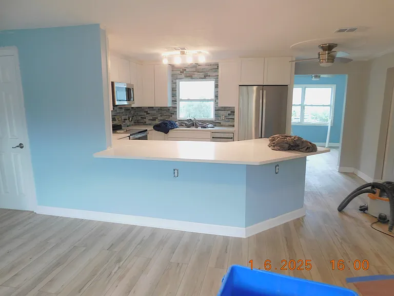 313 Surf St — Photo 3