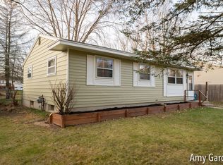 220 Meadowlark Ct, Middleville, MI 49333