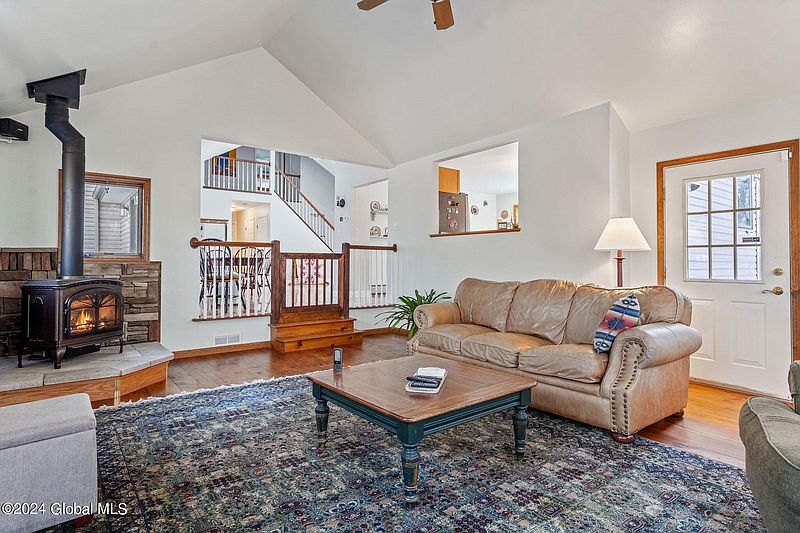 5th image of 31 Luther Road