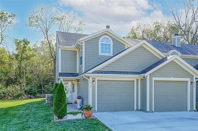 1st image of 5927 NE Moonstone Dr