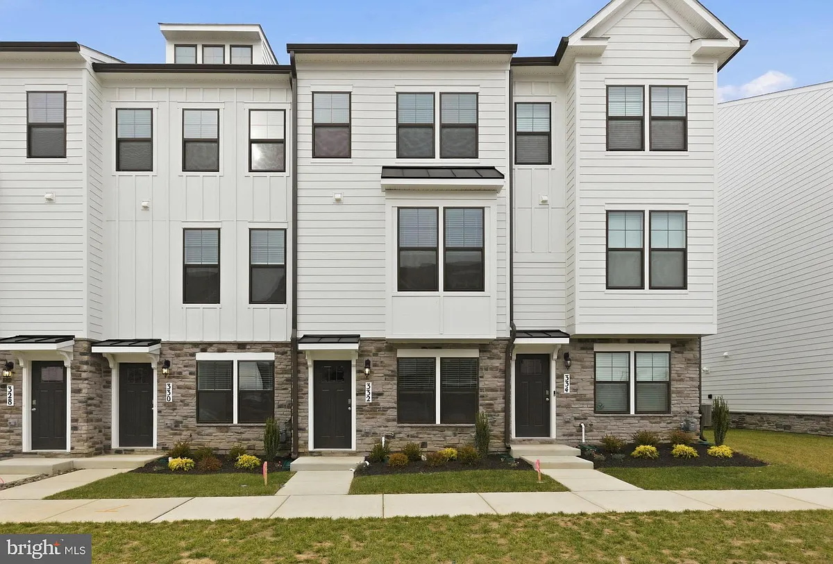 Building Photo - 332 Ensemble Way