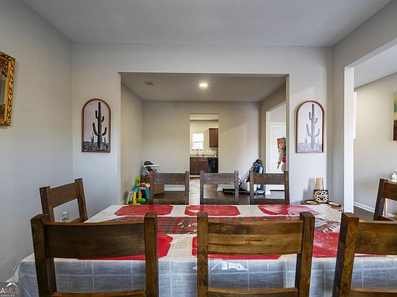 3rd image of 735 Walnut Creek Cir