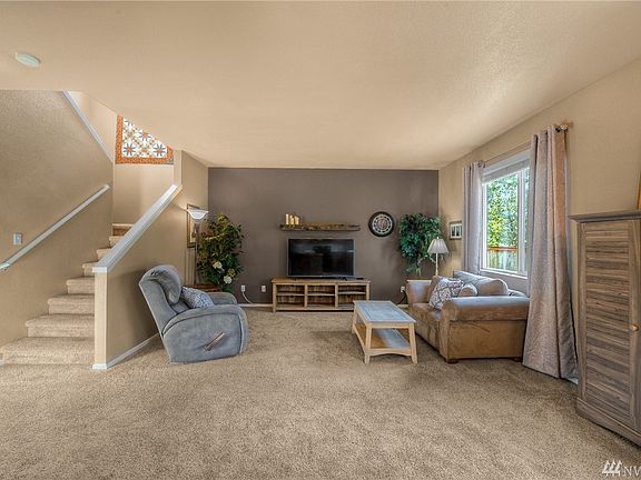 3rd image of 562 Beaver Blvd #A