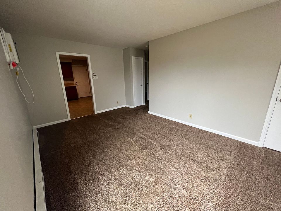 1st image of 362 Ryder Ave APT A
