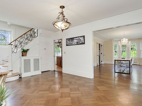 56 Pell Pl New Rochelle NY-print-011-043-007-4200x2800-300dpi.jpg