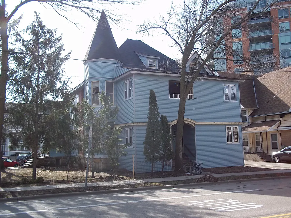 313 W Wilson St