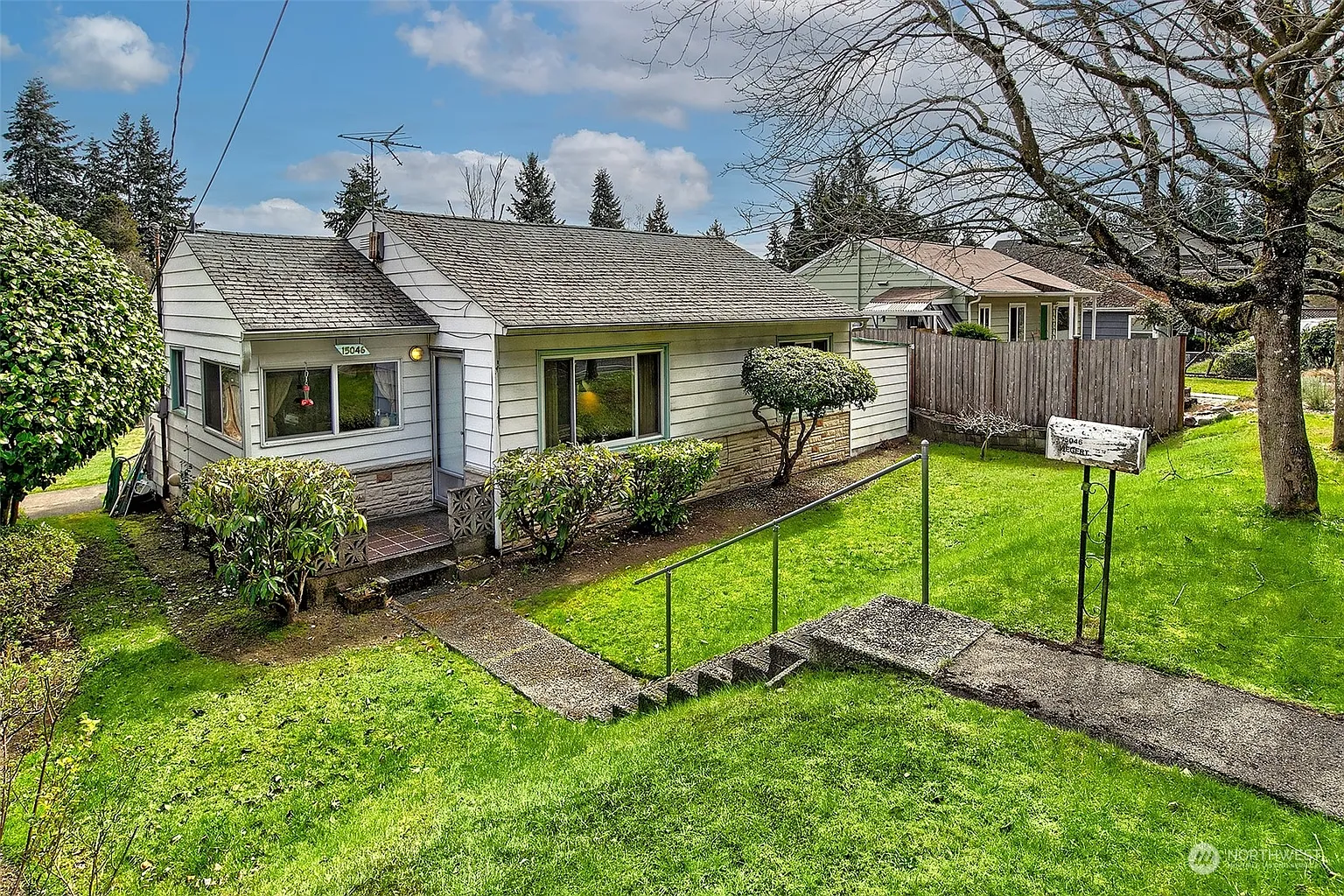 15046 25th Avenue NE photo 1