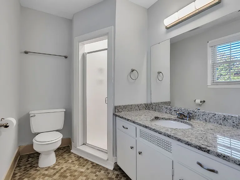 4 Dickens Ln — Photo 11