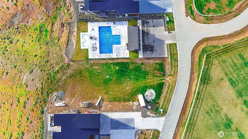 4th image of 9725 Ridgeview Drive NW
