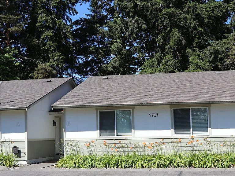 9714 Whitman Ave SW #A — Photo 1