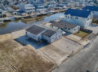 97 Lake Superior Dr, Little Egg Harbor, NJ
