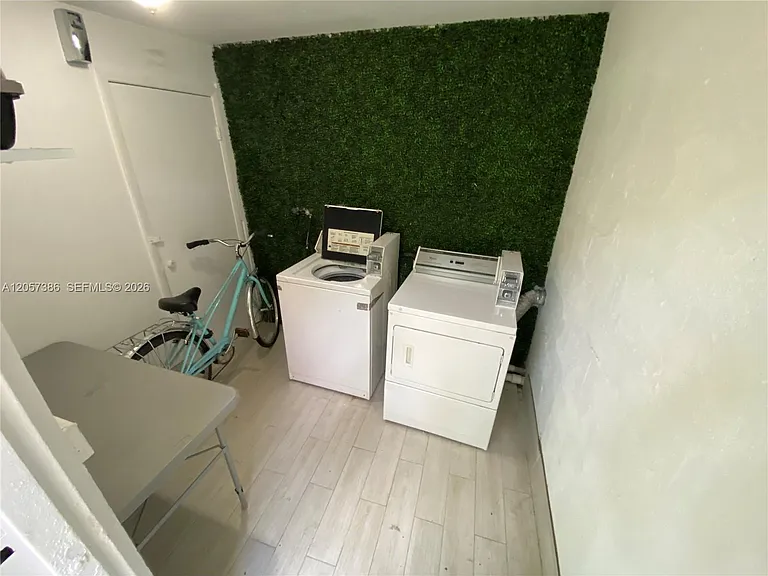 4621 SW 33rd Ave #1 — Photo 12