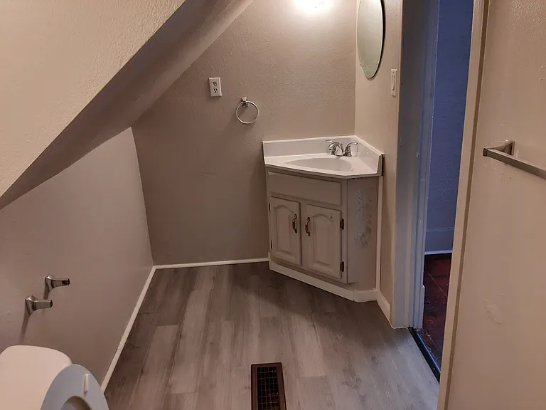 416 N 4th St #3 — Photo 5