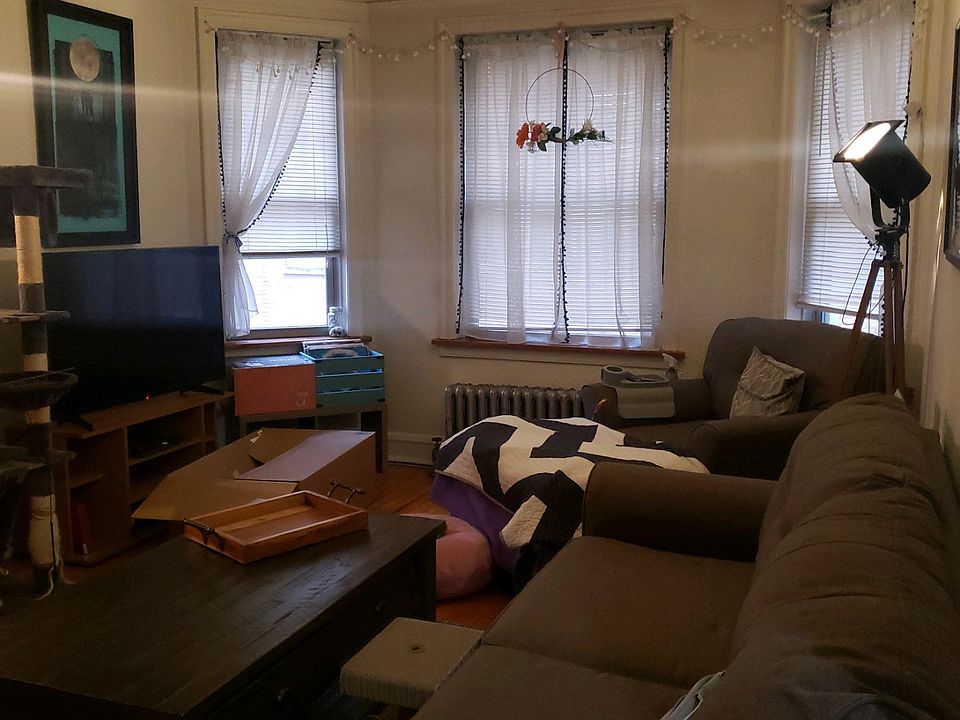 1st image of 4334 N Hermitage Ave #E3