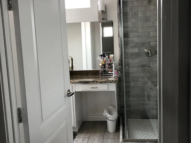 4322 N 78th St #6 — Photo 33