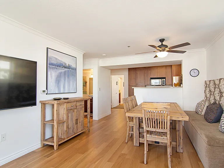 1970 Columbia St #406 — Photo 8