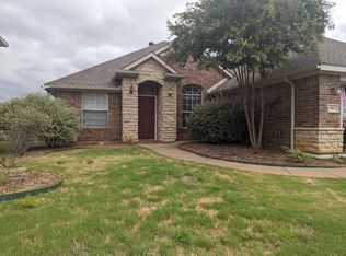 1805 Morning Glory Dr, Corinth, TX 76210