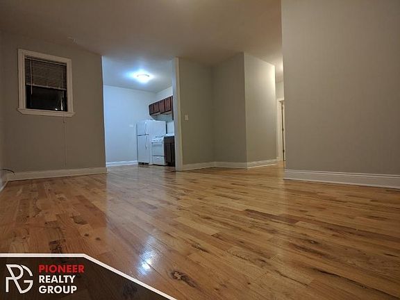3rd image of 3933 N Janssen Ave #W2
