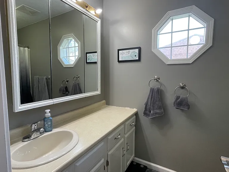 2511 Dover Ln — Photo 7
