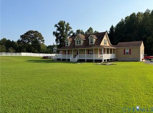 8922 Colonial Trl E, Smithfield, VA 23430