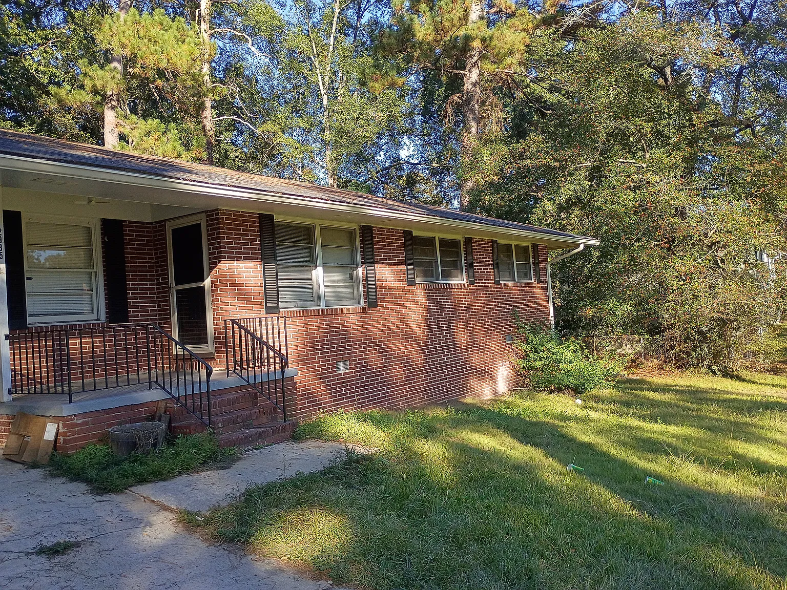 3 bed, 1200 sqft, $1,850 — Photo 2