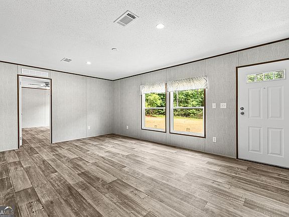 4th image of 1625 Elberton Rd