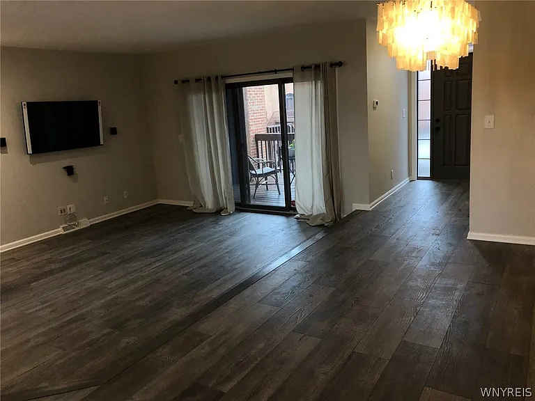 359 Lakefront Blvd — Photo 6