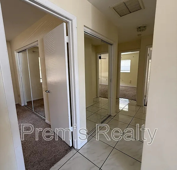 2238 Colonial Dr — Photo 14