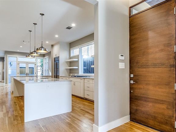 5th image of 4147 Prescott Ave