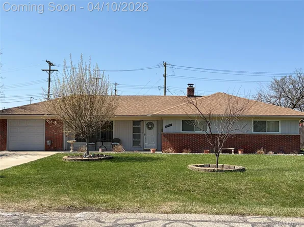 29517 Eastfield St, Farmington Hills, MI 48334