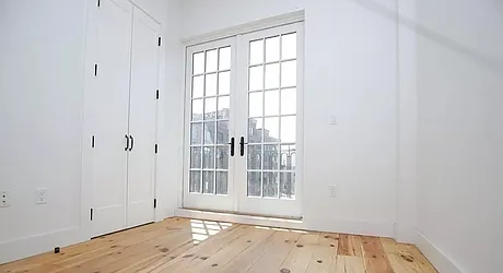 Rented by PREMIUM US INC