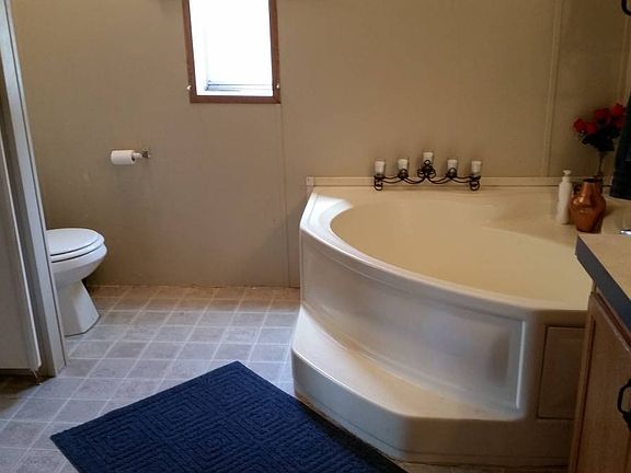 4th image of 4919 Woodlake Trl