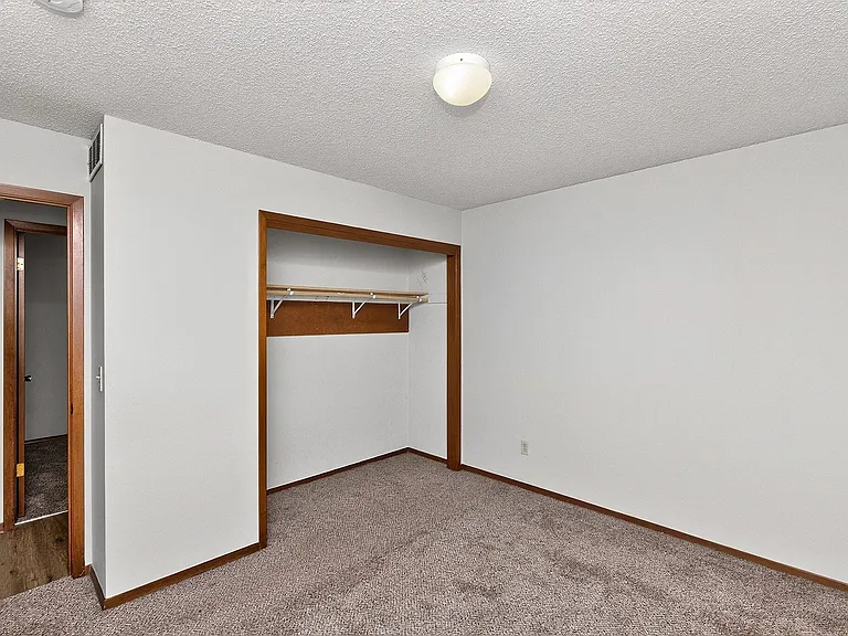 1614 NW Applewood St — Photo 15
