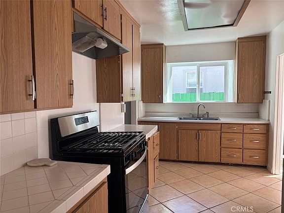 4th image of 2207 S Cochran Ave