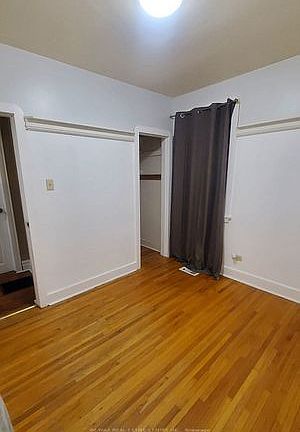 3rd image of 280 London St