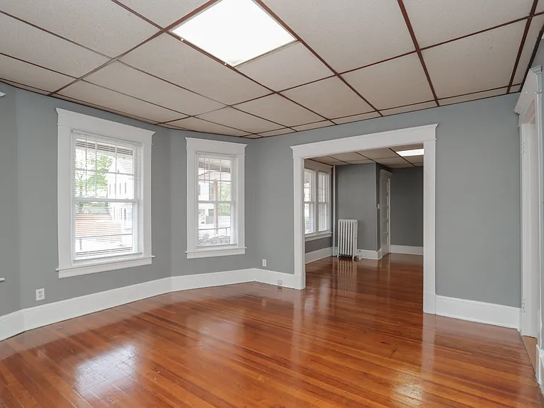 8 Ivy Ave #1 — Photo 2
