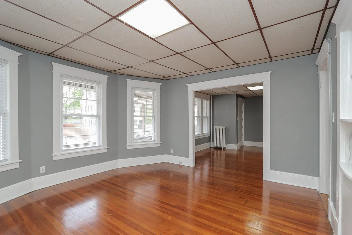 Building Photo - 8 Ivy Ave #1