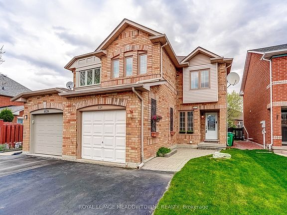 2nd image of 6124 Clover Ridge Cres