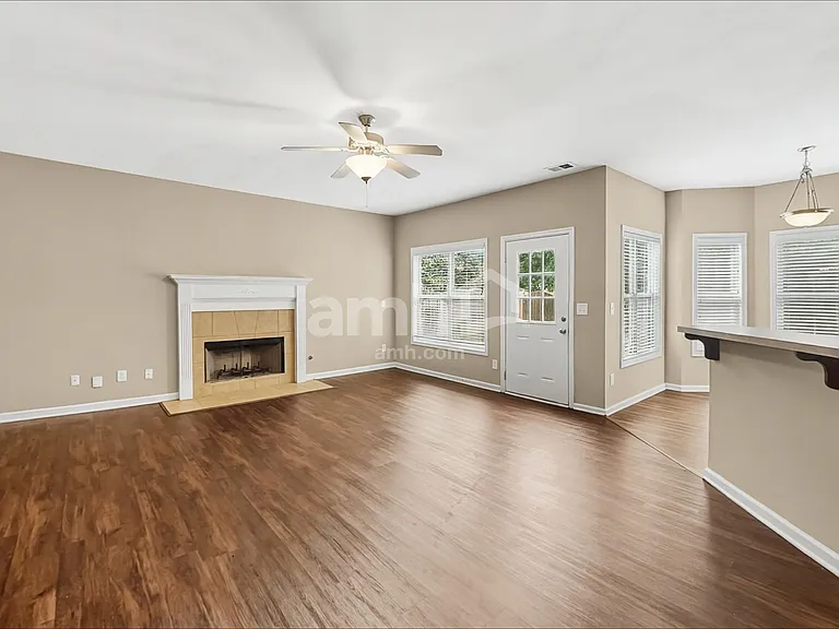 492 Winter Haven Ln — Photo 6