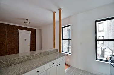 Rented by CITY SKYLINE REALTY INC