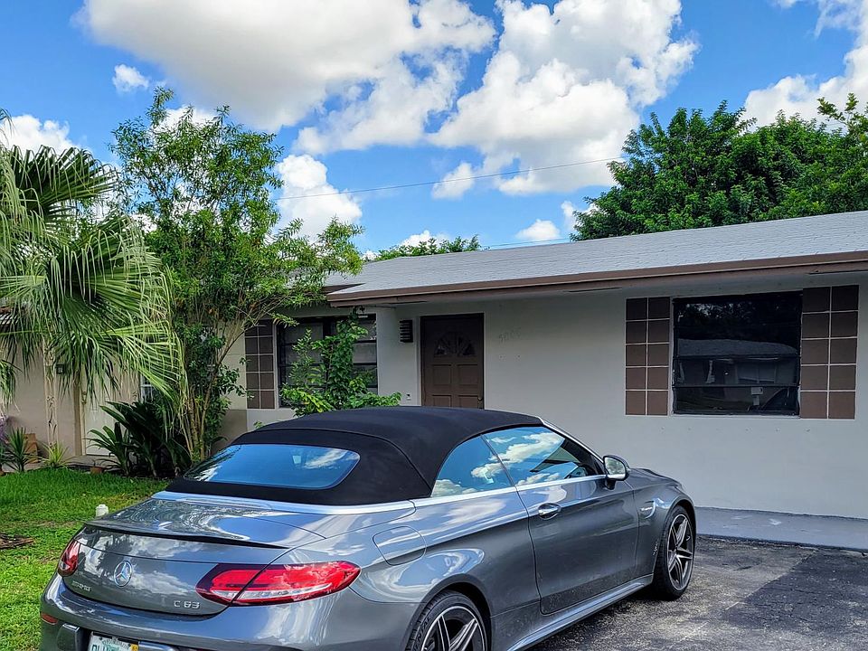 1st image of 5006 SW 92nd Ave