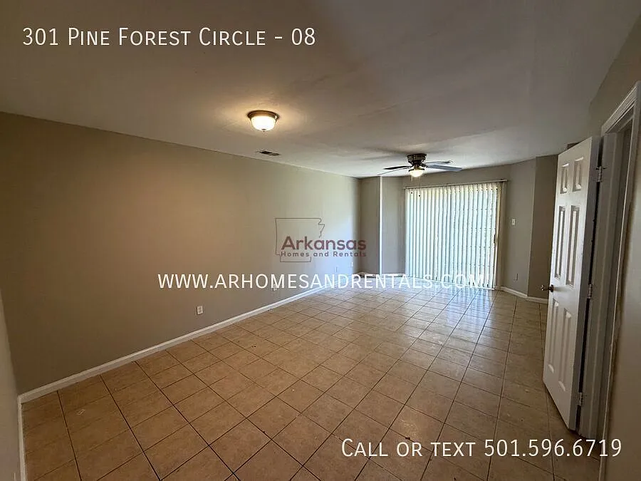301 Pine Forest Circle Unit #08 | 2 Bedrooms | 1.5 Bathrooms 1/2 OFF 1st Month's Rent — Photo 3
